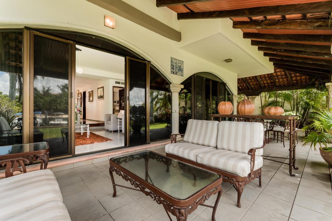 Elegant Lagoon Front Villa By Casa Paraiso Cancún Buitenkant foto
