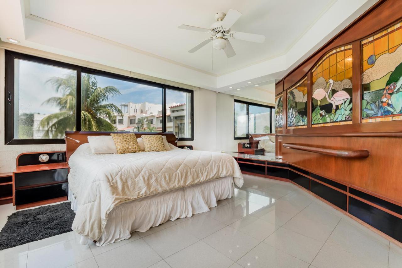Elegant Lagoon Front Villa By Casa Paraiso Cancún Buitenkant foto