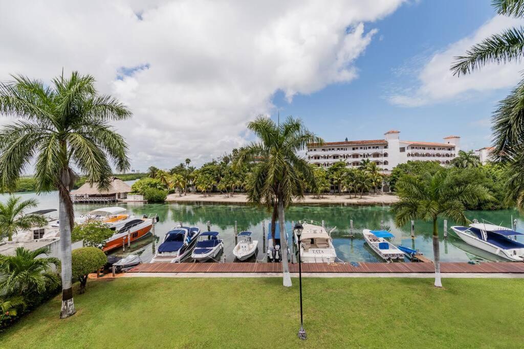 Elegant Lagoon Front Villa By Casa Paraiso Cancún Buitenkant foto