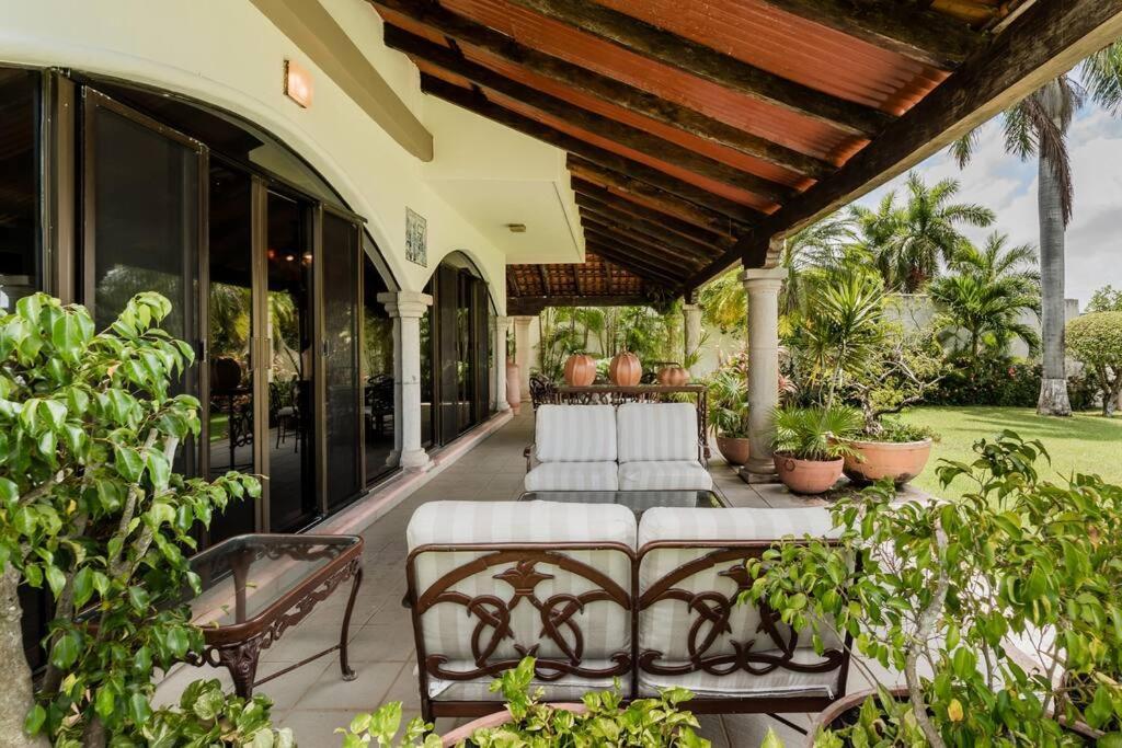 Elegant Lagoon Front Villa By Casa Paraiso Cancún Buitenkant foto